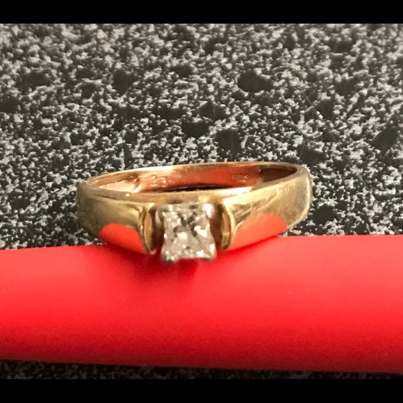 Princess Cut Dimond Ring 14k Gold-Quarter Karat - Picture 2 of 4